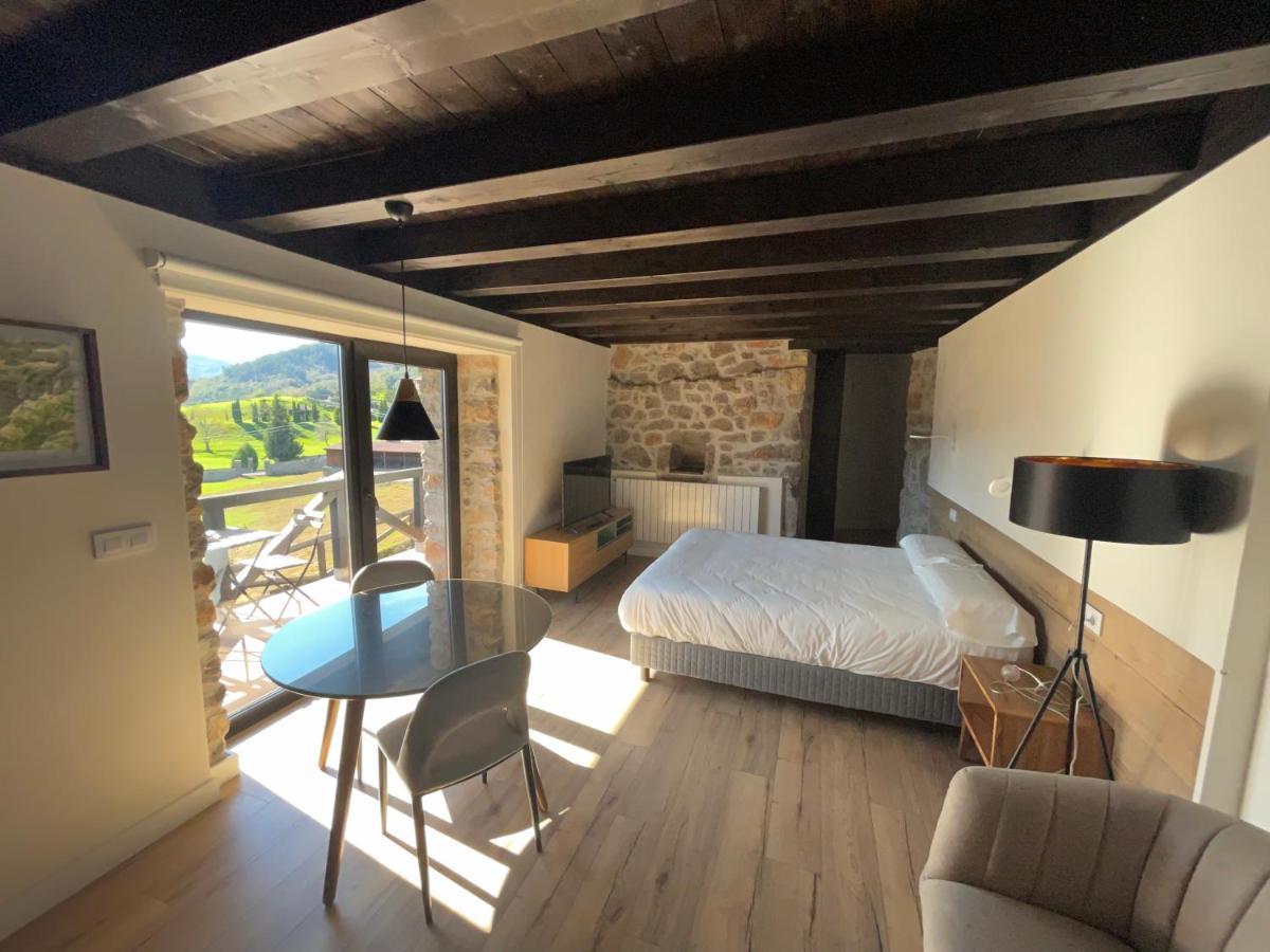 Apartamentos Picabel Onís Eksteriør bilde