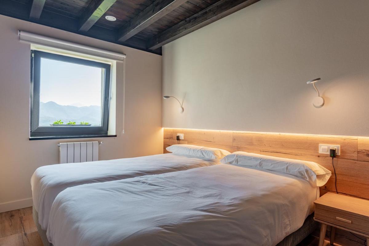 Apartamentos Picabel Onís Eksteriør bilde